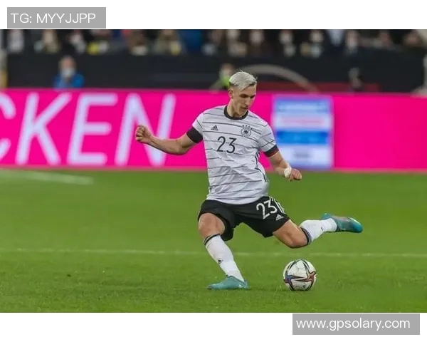 施洛特贝克全场触球与传球双双领先展现稳健表现助力球队胜利