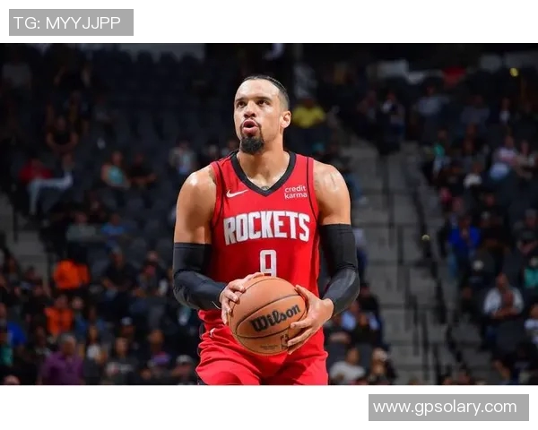 狄龙半场表现惊艳15投6中三分球8投2中独揽全队最高16分并贡献2次抢断