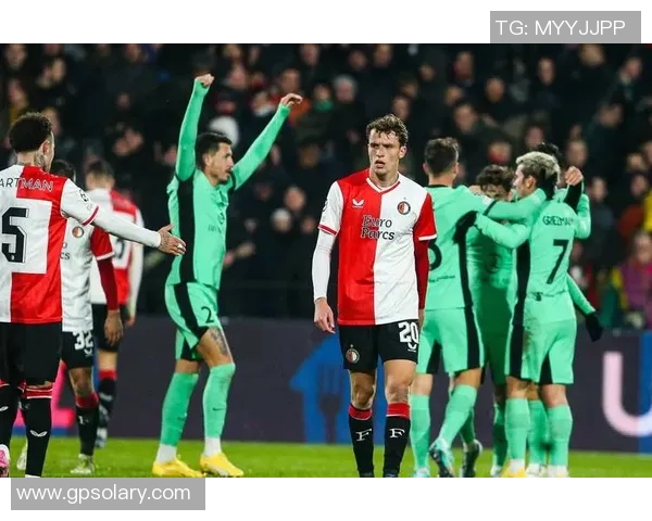 费耶诺德球场安保在欧联资格赛后遭袭警方持续调查中