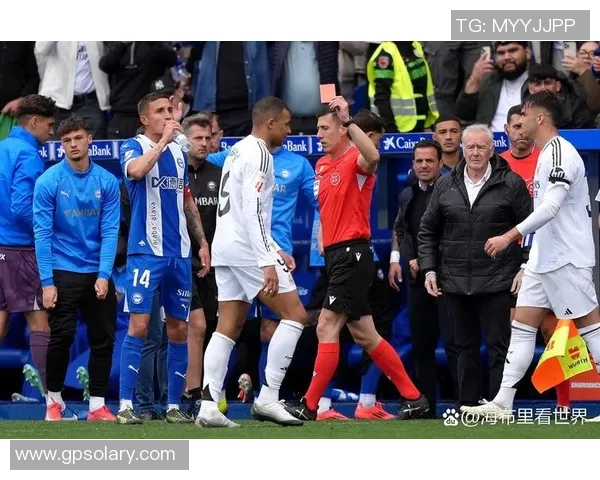 西班牙媒体报道皇马11月主场仅一战五连客后重返伯纳乌 西班牙媒体报道皇马11月主场仅一战五连客后重返伯纳乌