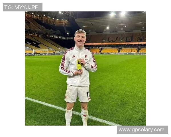 霍伊伦客场大放异彩两射一传助球队领跑小组赛喜悦无比